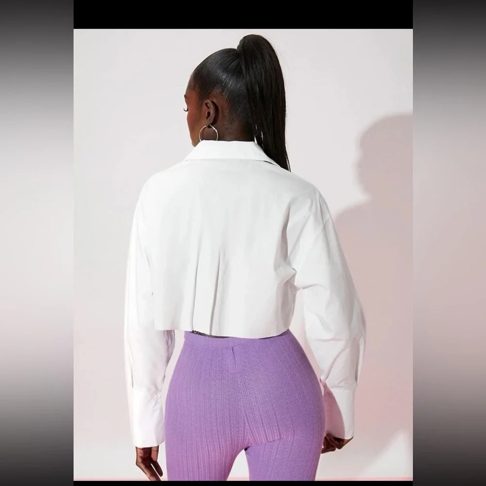 SHEIN Essnce Pocket Front Raw‎ Hem long sleeve
Crop button down Shirt - Picture 2 of 4